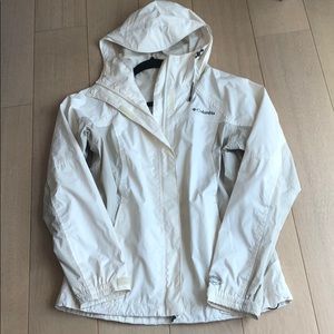 Columbia lightweight rain jacket